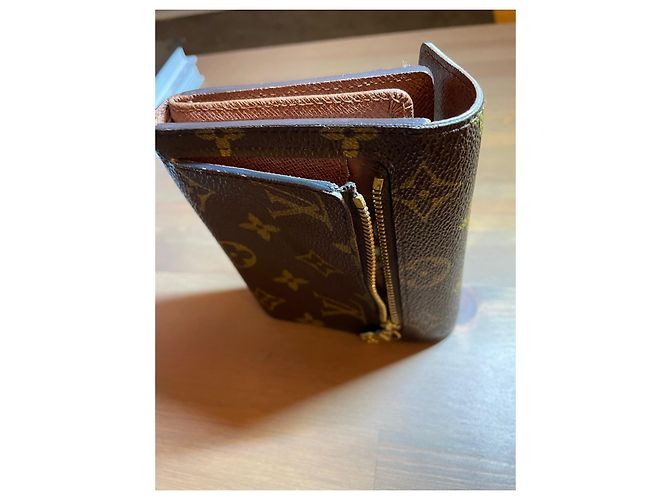 Louis Vuitton Cartera Koala Monogram Marrón Castaño - vista 14