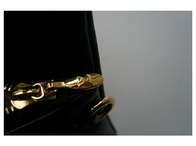 LOUIS VUITTON Pochette "Coussin" nuova Nero - vista 13