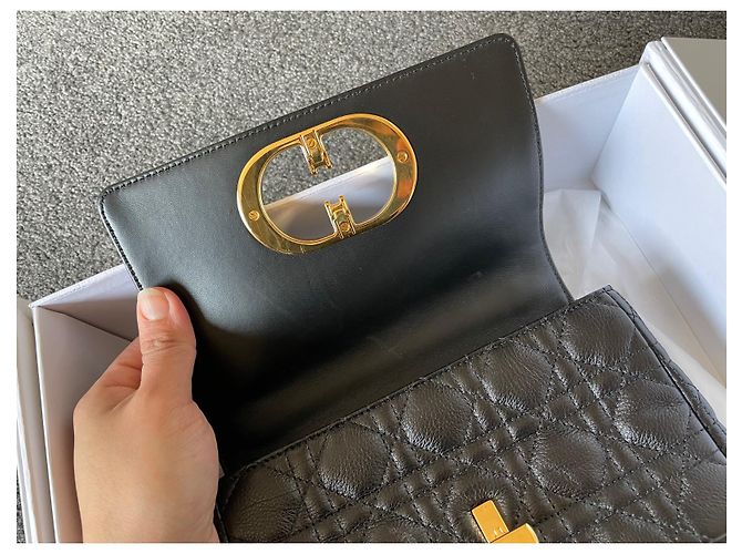 Dior Soft Bolsa de mão Dior Caro Small em couro preto - vista 3