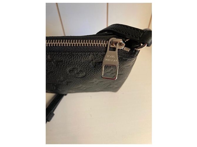 Louis Vuitton Pochette Pallas BB Nero - vista 3