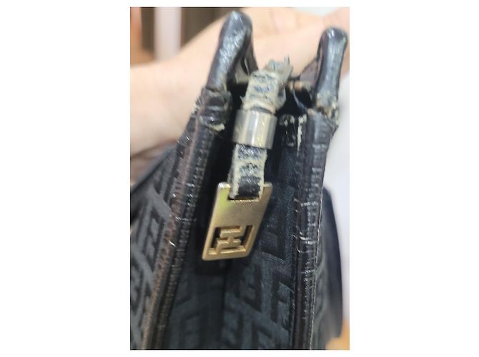 Fendi Vintage schwarze Umhängetasche - Ansicht 10