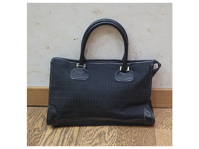 Fendi Vintage schwarze Umhängetasche - Ansicht 2