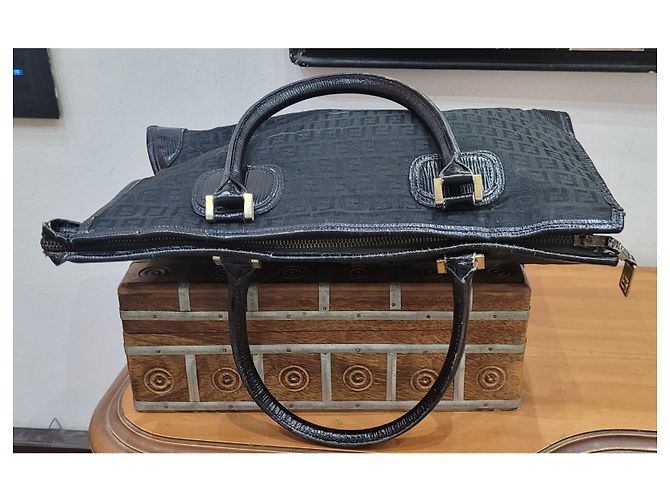 Fendi Vintage schwarze Umhängetasche - Ansicht 3