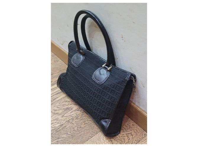 Fendi Vintage schwarze Umhängetasche - Ansicht 6