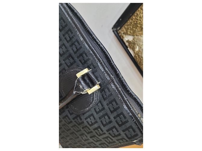 Fendi Vintage schwarze Umhängetasche - Ansicht 9