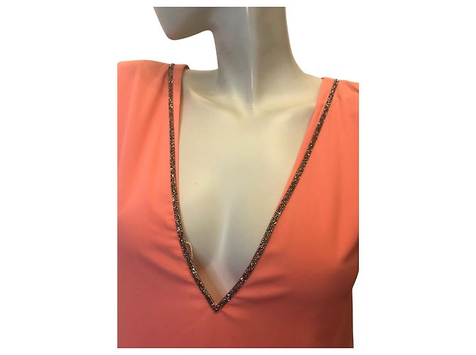 Vestido Maje de seda coral sem mangas e costas nuas com strass - vista 2