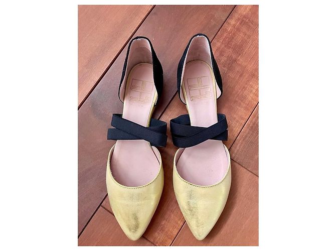 Autre Marque Sandali Popshoes in pelle oro e nero D'oro - vista 2