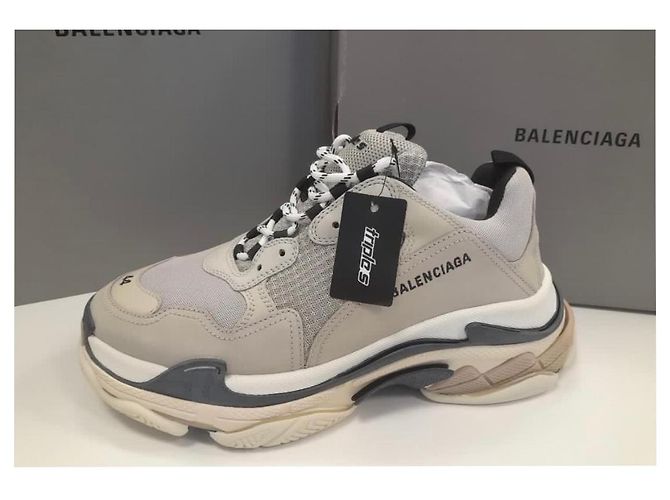 Autre Marque Sneakers Balenciaga Triple S Beige in Pelle - vista 2