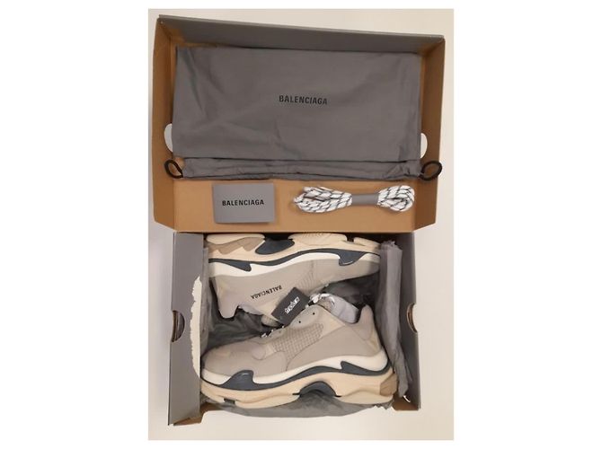 Autre Marque Sneakers Balenciaga Triple S Beige in Pelle - vista 3