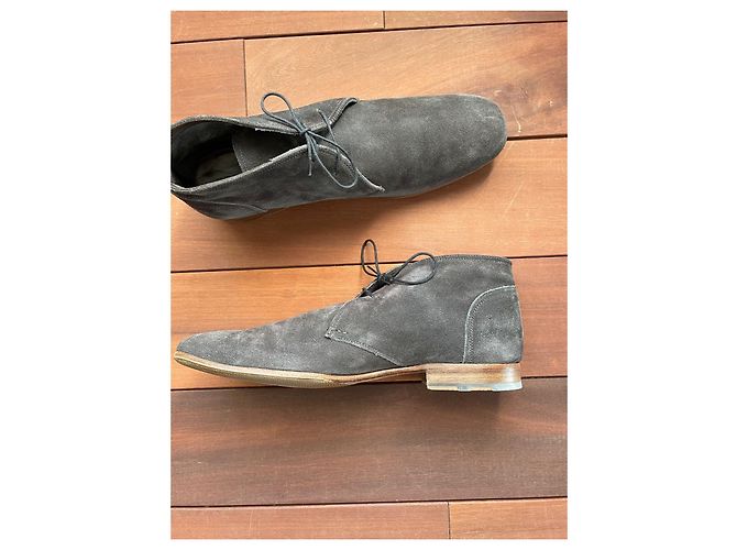 Heschung Desert Boots aus grauem Wildleder - Ansicht 3