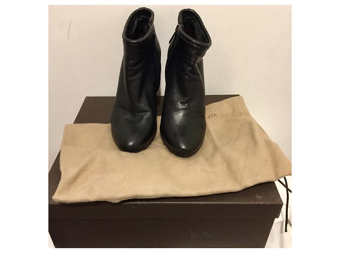 Bottega Veneta Botines negros de piel de becerro con cremalleras laterales - vista 2