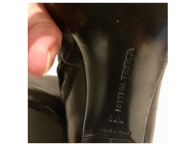 Bottega Veneta Botines negros de piel de becerro con cremalleras laterales - vista 8