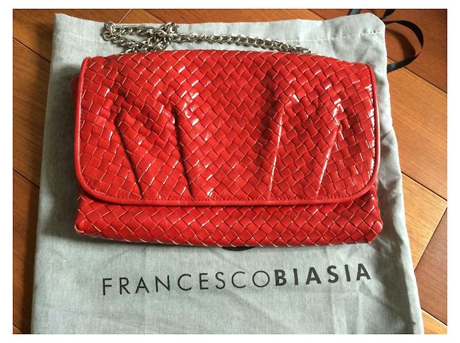 Autre Marque Sac Francesco Biasia en cuir vernis tressé rouge avec chaîne argentée - vue 6