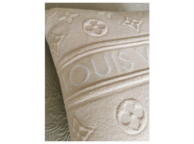 LOUIS VUITTON Coussin de plage LVACATION Beige - vue 5