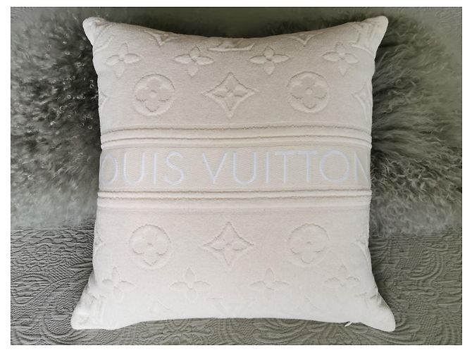 LOUIS VUITTON Coussin de plage LVACATION Beige - vue 9