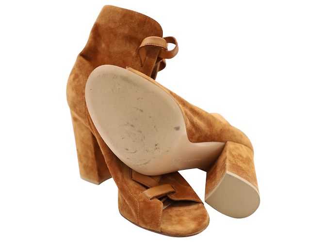 Gianvito Rossi Brooklyn Peep-Toe Stiefeletten aus braunem Wildleder - Ansicht 6
