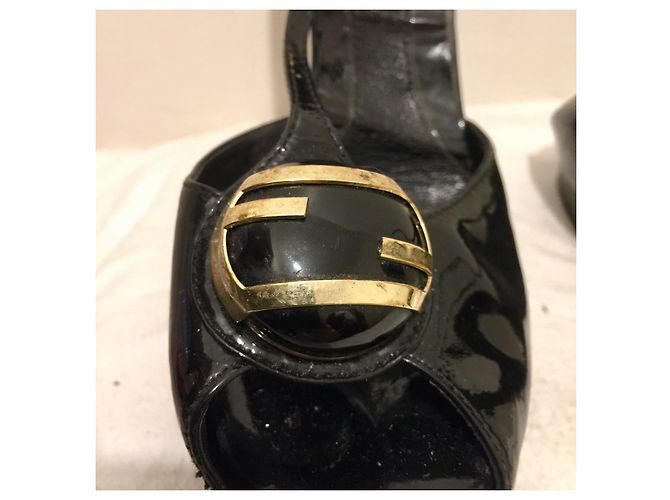 Décolleté vintage Fendi peeptoe in vernice Nero - vista 7
