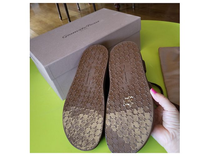 Sandali Gianvito Rossi Ibiza in scamosciato marrone 37 - vista 2