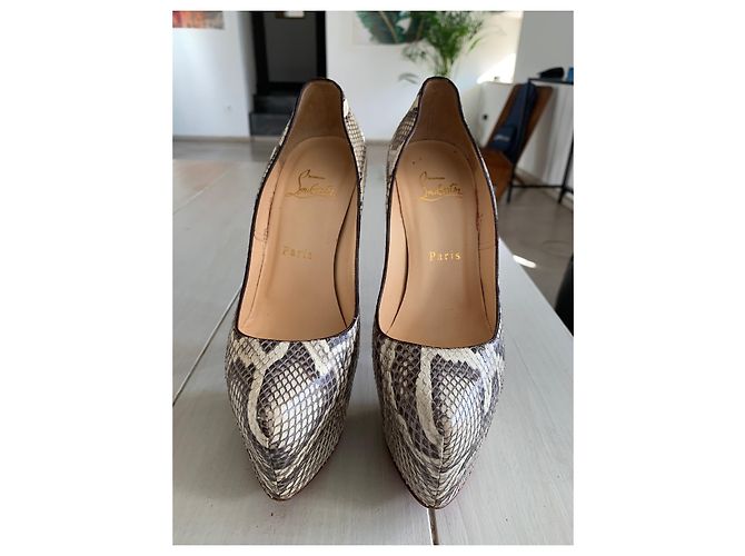 Christian Louboutin Daffodile Python Pumps Grau - Ansicht 5