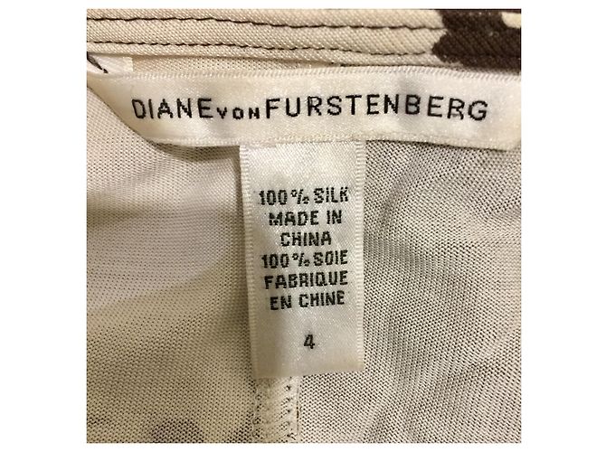 Diane Von Furstenberg DvF Vintage Wickelkleid aus Caledonia-Seide - Ansicht 7