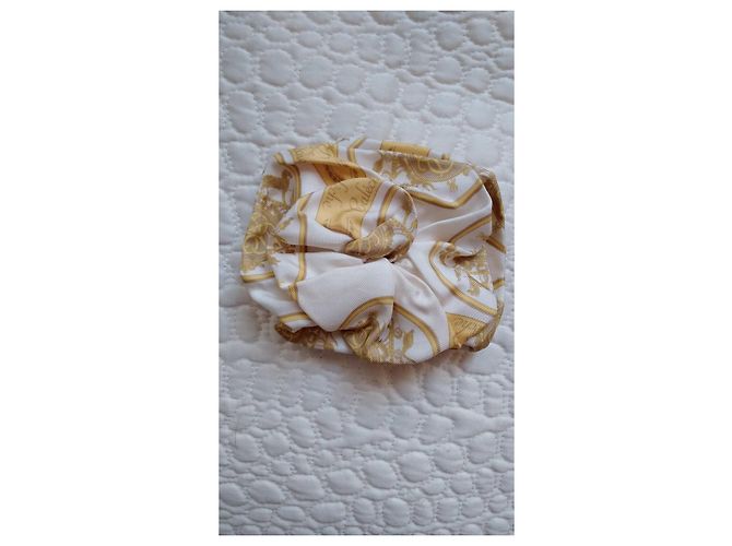 Spilla Hermès in seta Calèche beige - vista 3