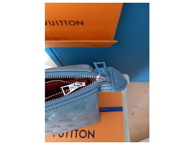 Louis Vuitton Borsa da ghiacciaio Coussin PM Bleu Blu - vista 5