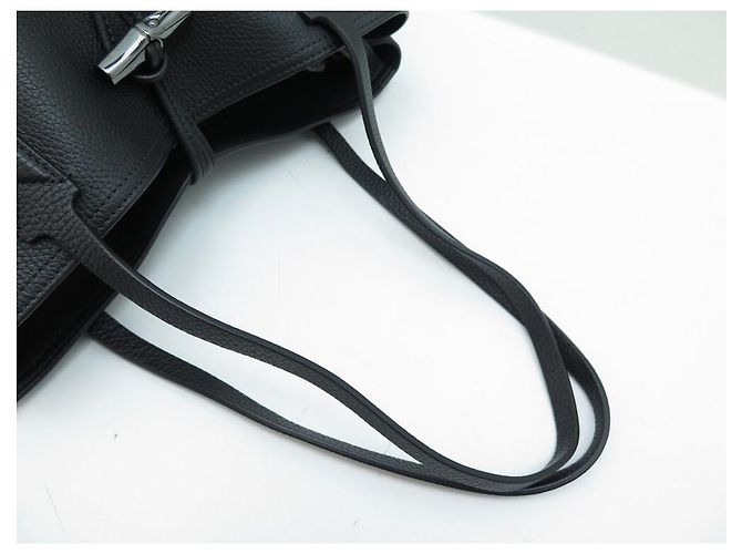 NOVA BOLSA LONGCHAMP ROSEAU ESSENTIAL M + BOLSA EM COURO GRAINADO PRETO - vista 6