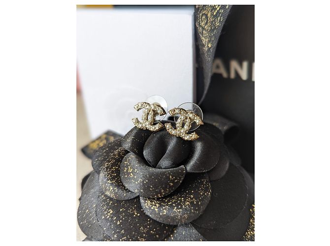 Chanel CC E18V Logo Classic Pearl Crystal GHW Pendientes caja recibo Dorado - vista 3