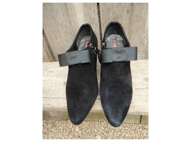 Stivaletti Prada in scamosciato nero 36 IT - vista 3
