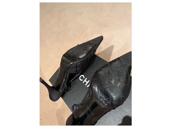 Décolleté slingback Chanel in raso nero e strass - vista 6