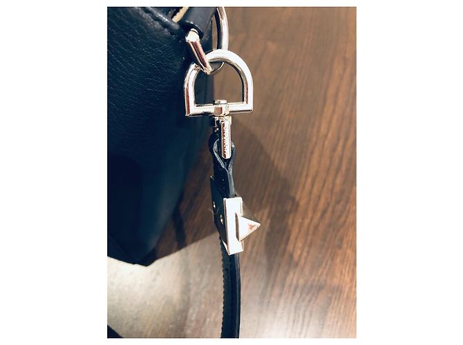 Borsa Givenchy Antigona Blu Navy in pelle di capra - vista 6