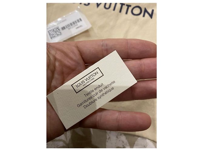 Louis Vuitton Boîte Chapeau Souple Monogram Canvas Borsa Beige - vista 3