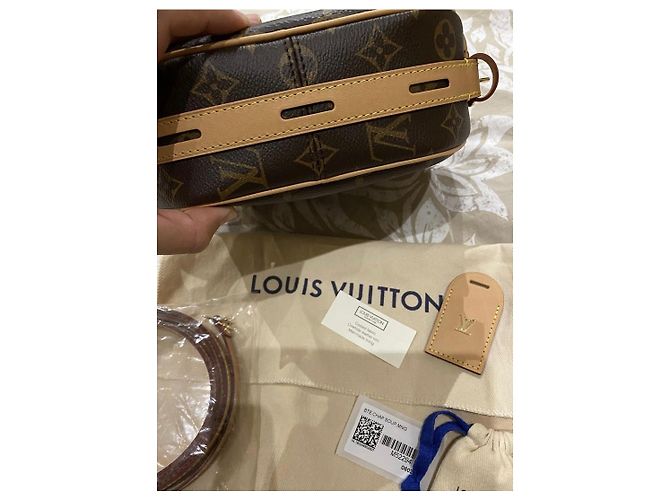 Louis Vuitton Boîte Chapeau Souple Monogram Canvas Borsa Beige - vista 4