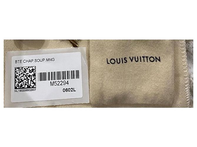 Louis Vuitton Boîte Chapeau Souple Monogram Canvas Borsa Beige - vista 6
