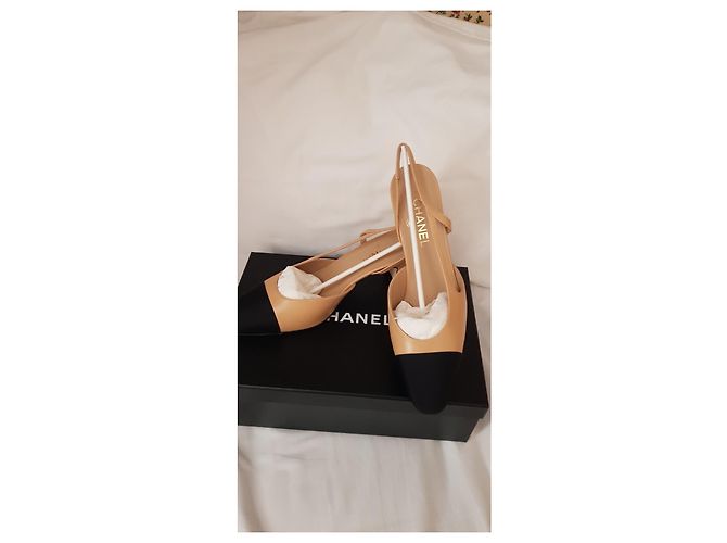 Cambon Chanel Beige/black slingback - view 4