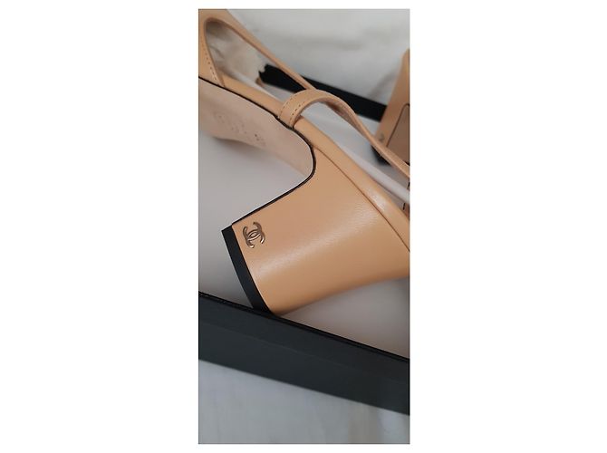 Cambon Chanel Beige/black slingback - view 5