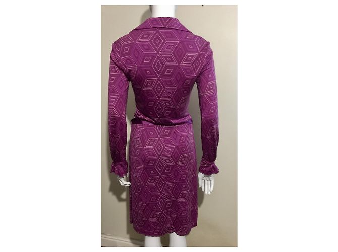 Diane Von Furstenberg DvF Vintage Kleid aus Seidenjersey mit abstraktem Muster Pink Lila - Ansicht 2