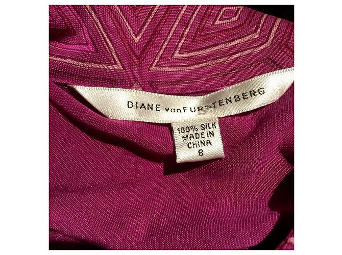 Diane Von Furstenberg DvF Vintage Kleid aus Seidenjersey mit abstraktem Muster Pink Lila - Ansicht 5
