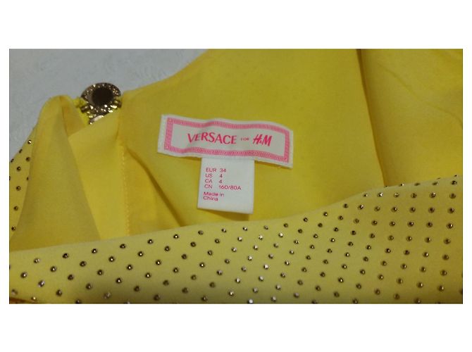 Versace For H&M VESTIDO DE SEDA CON GRECIA AL LADO VERSACE per H&M. Amarillo - vista 4
