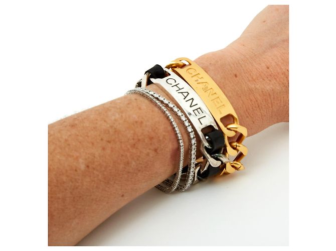 Chanel 95UN MAXI BRACCIALE A CATENA Nero Argento - vista 4