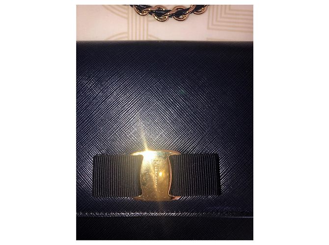 Borsa a mano Salvatore Ferragamo in pelle blu con tracolla a catena - vista 2