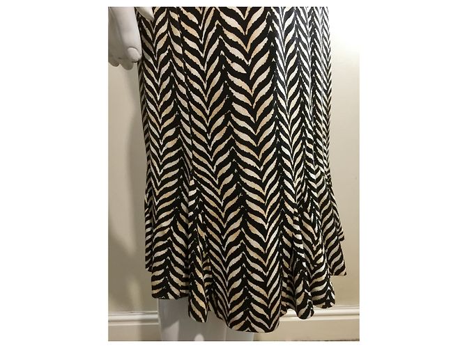 Diane Von Furstenberg Vestido de seda vintage DvF com padrão chevron/upperr Multicor - vista 8