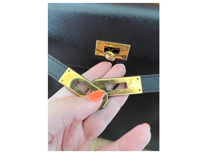 Hermès Kelly 32 de piel Courchevel marrón oscuro - vista 3