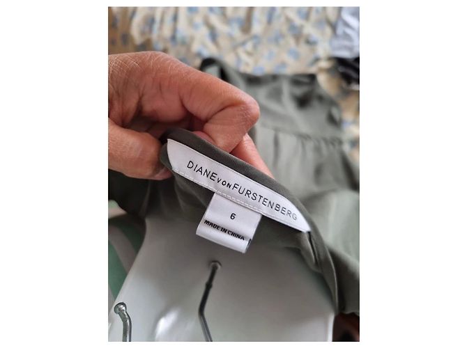 Diane Von Furstenberg Vestido DvF Ada de seda verde oliva - vista 6