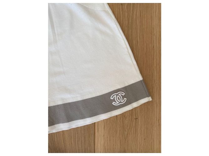 Cambon Chanel authentischer Tennisrock mit Monogramm-Logo Weiß Grau - Ansicht 3