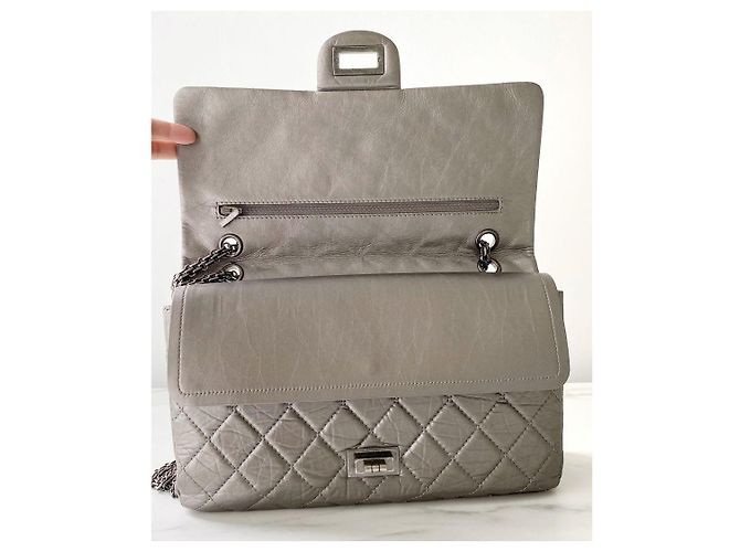 Chanel 2.55 Reissue em couro de vitelo acolchoado prateado 227 Prata - vista 8