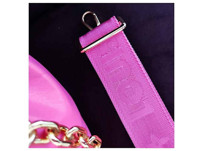 Louis Vuitton oltre la Luna Rosa - vista 10