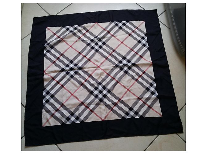 Burberry Seidenschal mit Check Print und schwarzer Kontur - Ansicht 4