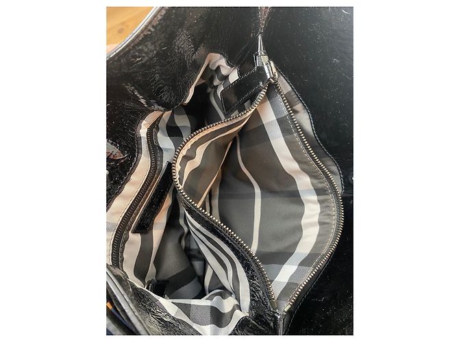 Autre Marque Borsa Burberry in vernice nera a spalla Nero - vista 11