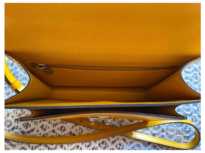 Borsa a tracolla Louis Vuitton Monceau in pelle Epi gialla Giallo - vista 4